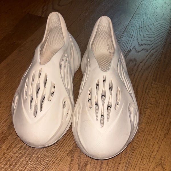 Adidas Yeezy Foam RNNR Ararat Sand Slippers