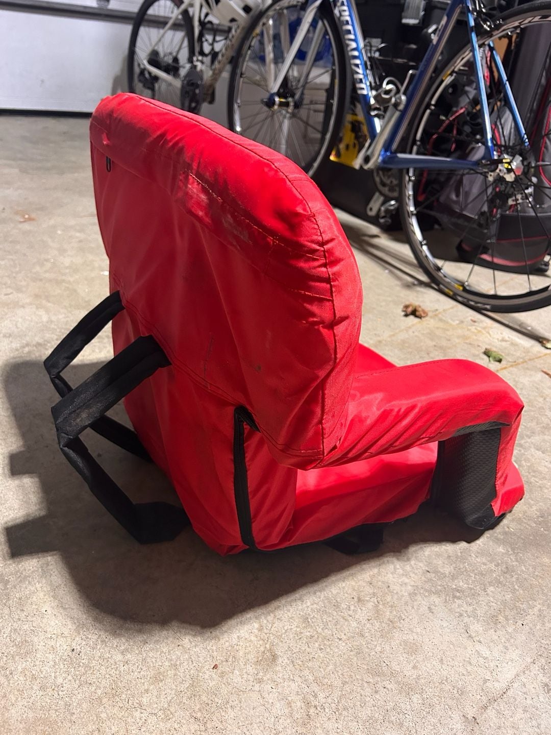 Picnic Time Ventura Red Portable Stadium Seat 2