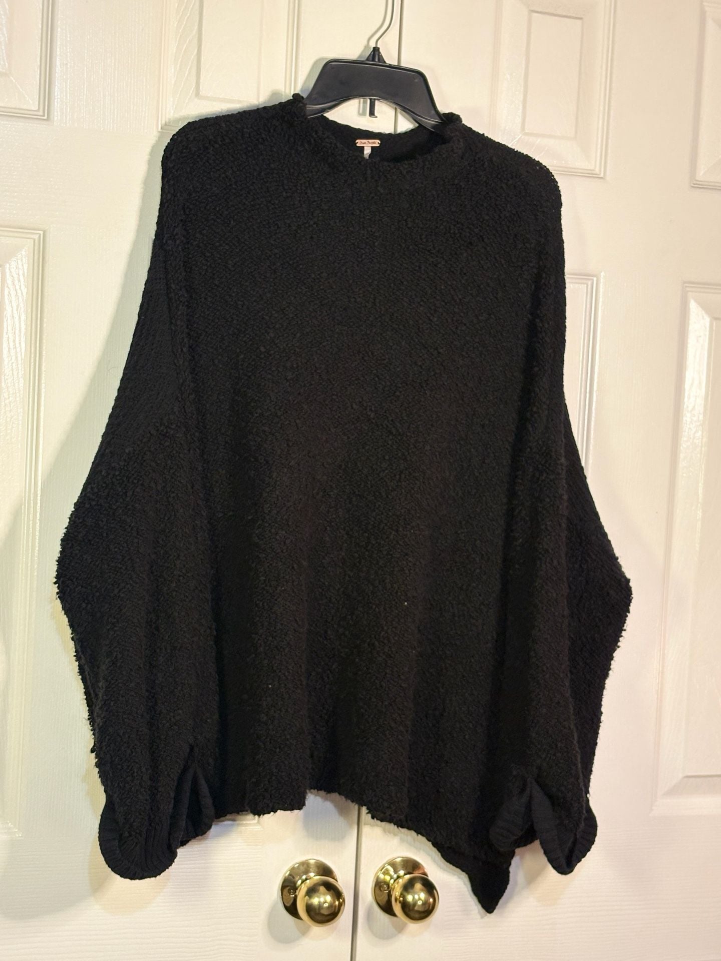 Free People Textured Cuddle Up Sweater Size Large Black Boucle 9