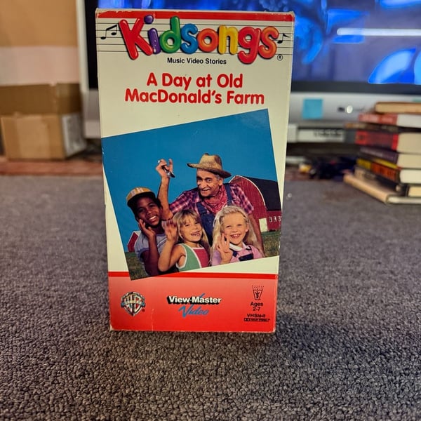 Kidsongs A Day at Old MacDonald's Farm VHS Tape
