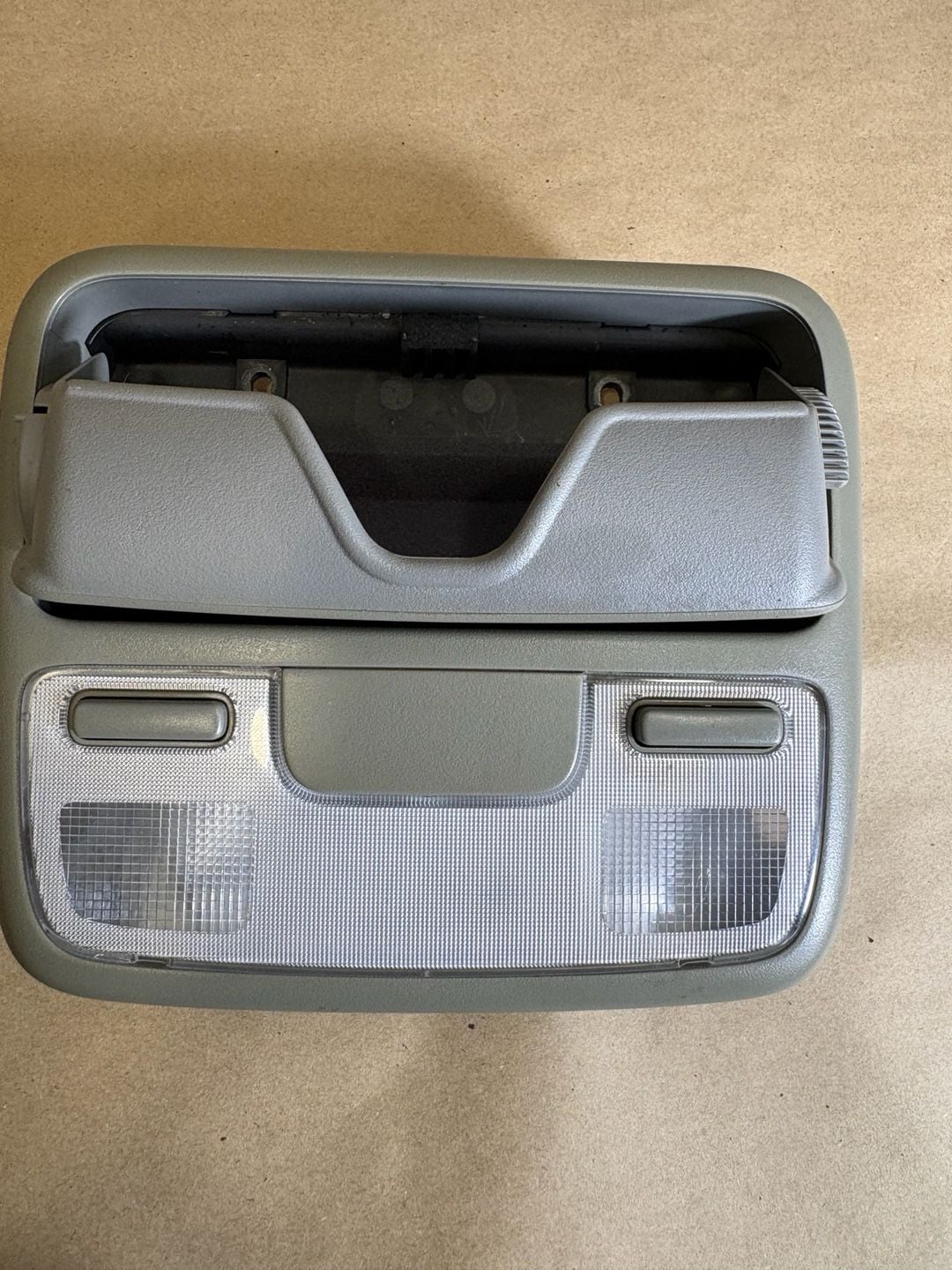 2002–2006 Honda CR-V Overhead Console Dome Map Light Gray Sunglasses Holder 3