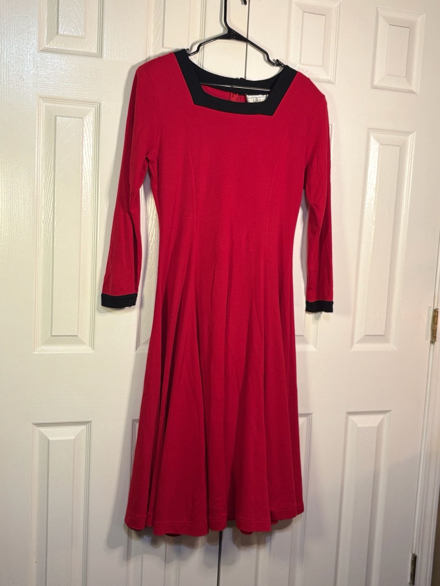 CGR Long Sleeve Fit and Flare Midi Dress Size M Red Black Trim 4