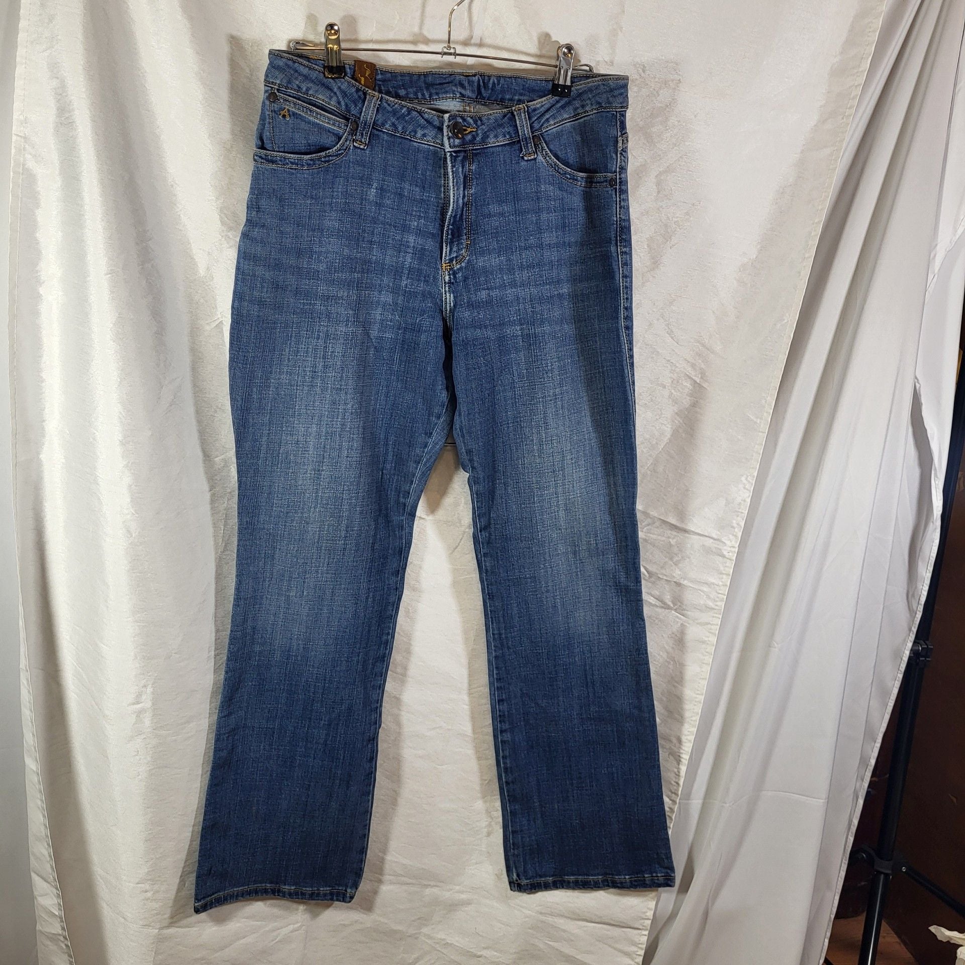 Aura From The Women Wrangler Jeans Size 12 Avg Blue Bootcut Denim Pants 2
