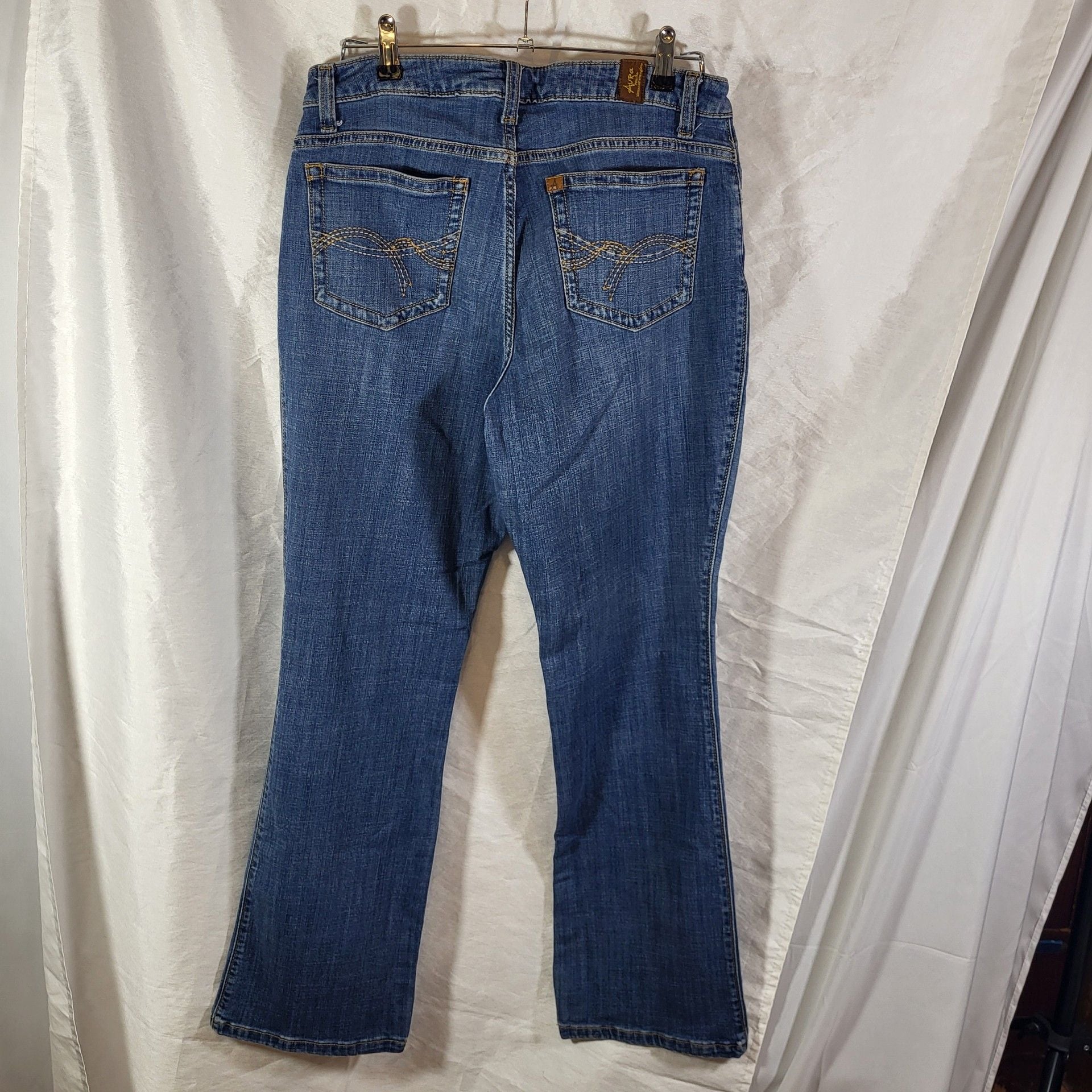 Aura From The Women Wrangler Jeans Size 12 Avg Blue Bootcut Denim Pants 3