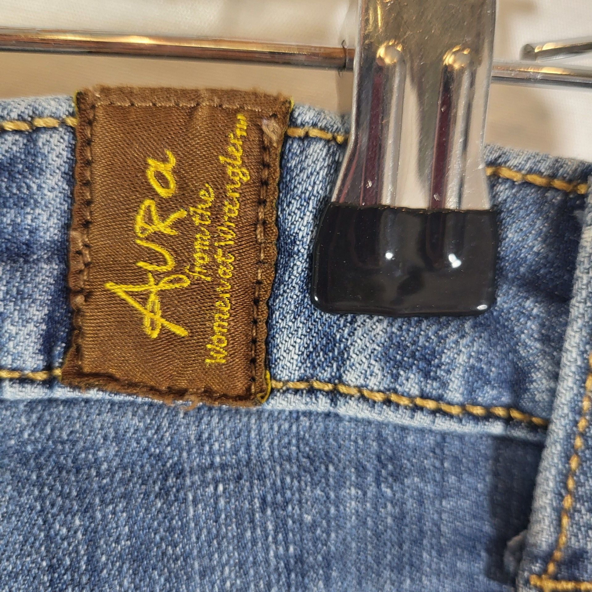 Aura From The Women Wrangler Jeans Size 12 Avg Blue Bootcut Denim Pants 4
