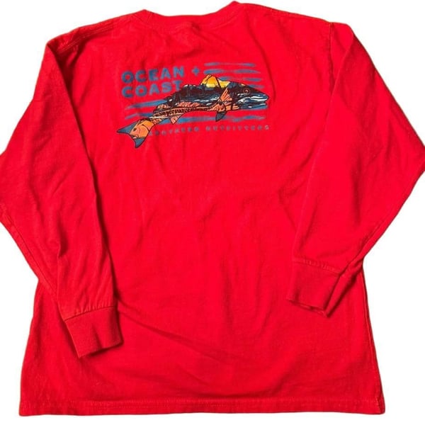 Ocean + Coast Long Sleeve Graphic T-Shirt Size M Red Shark Southern Outfitters h1586