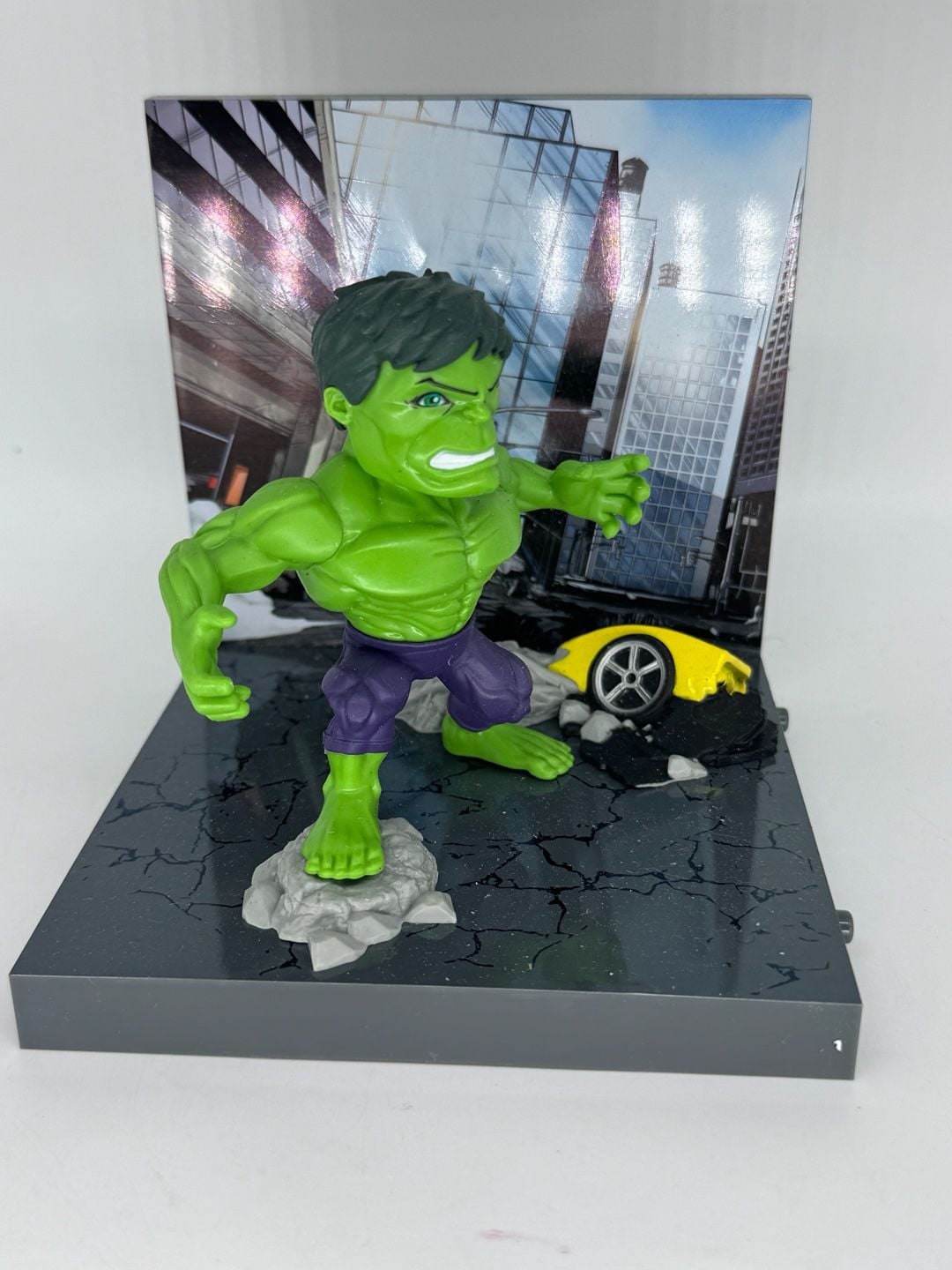 The Loyal Subjects Marvel Hulk Superama Figural Diorama 1