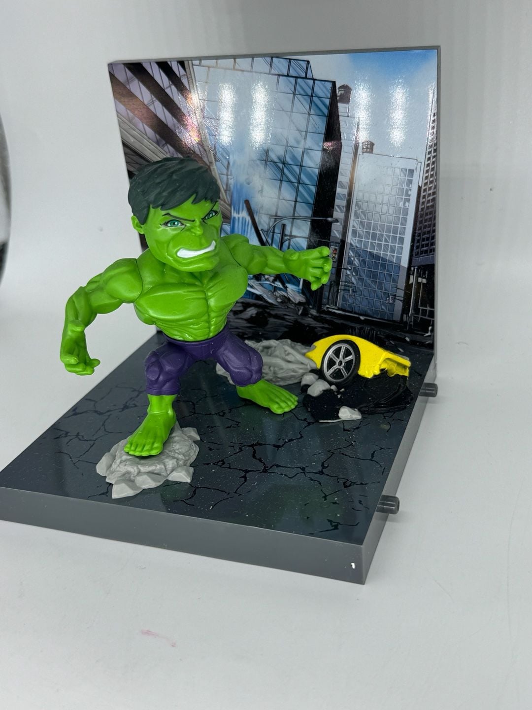 The Loyal Subjects Marvel Hulk Superama Figural Diorama 2