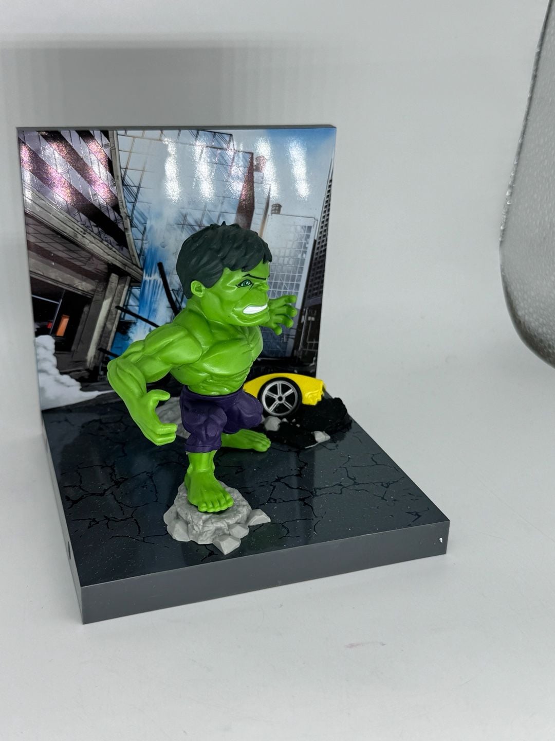 The Loyal Subjects Marvel Hulk Superama Figural Diorama 3