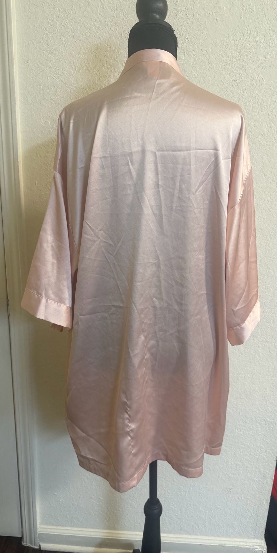 Victoria's Secret Satin Robe S/P M/M Pink 4