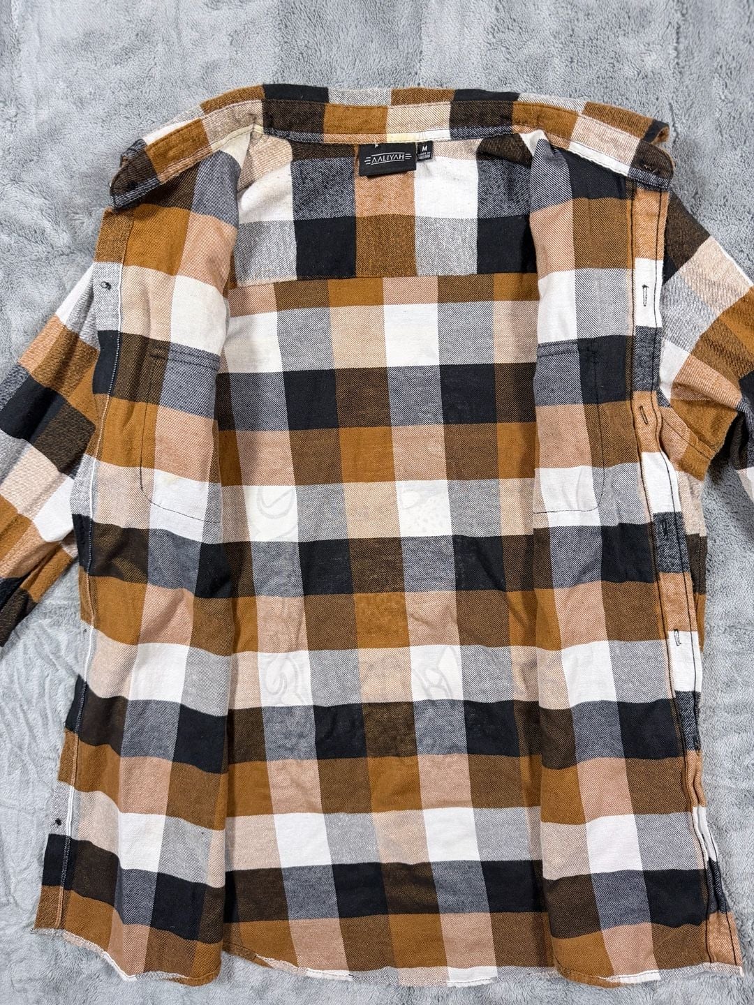 Aaliyah Flannel Shirt Size M Brown Black Plaid Graphic Back 16