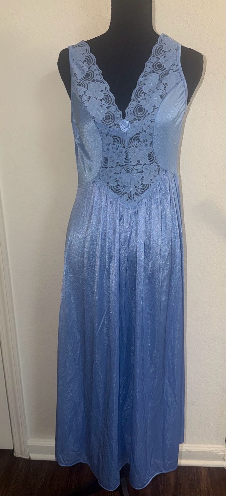Vintage Avon Style Gown 3