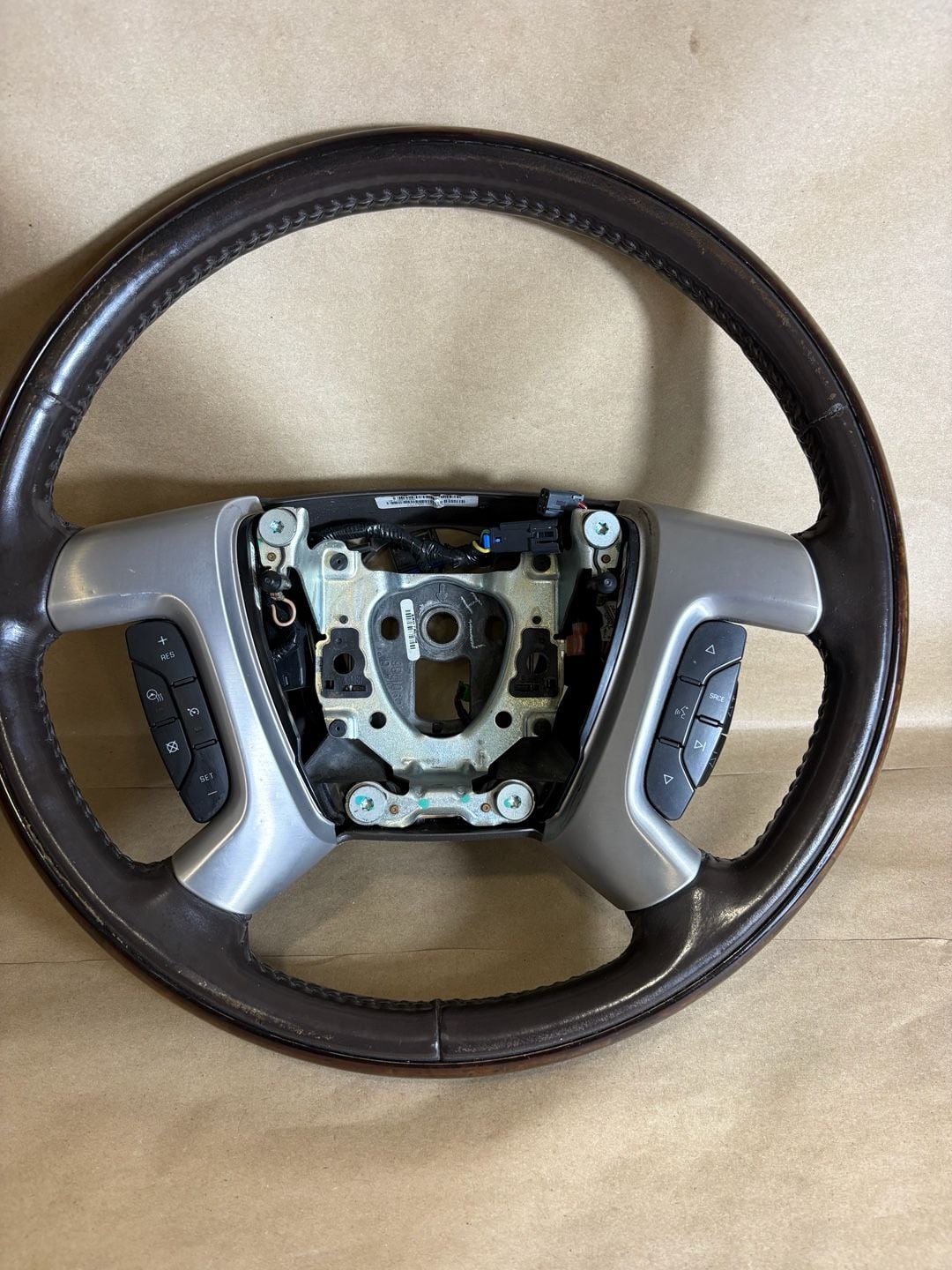2007–08 Cadillac Escalade Cocoa Wood Leather Heated Steering Wheel 15917947 1