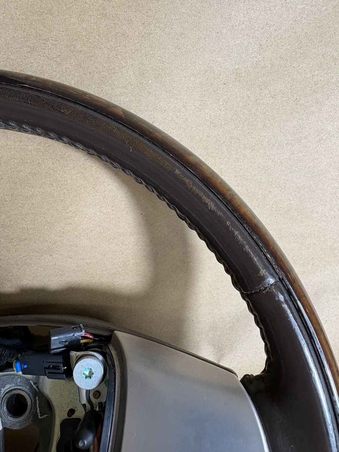 2007–08 Cadillac Escalade Cocoa Wood Leather Heated Steering Wheel 15917947 6