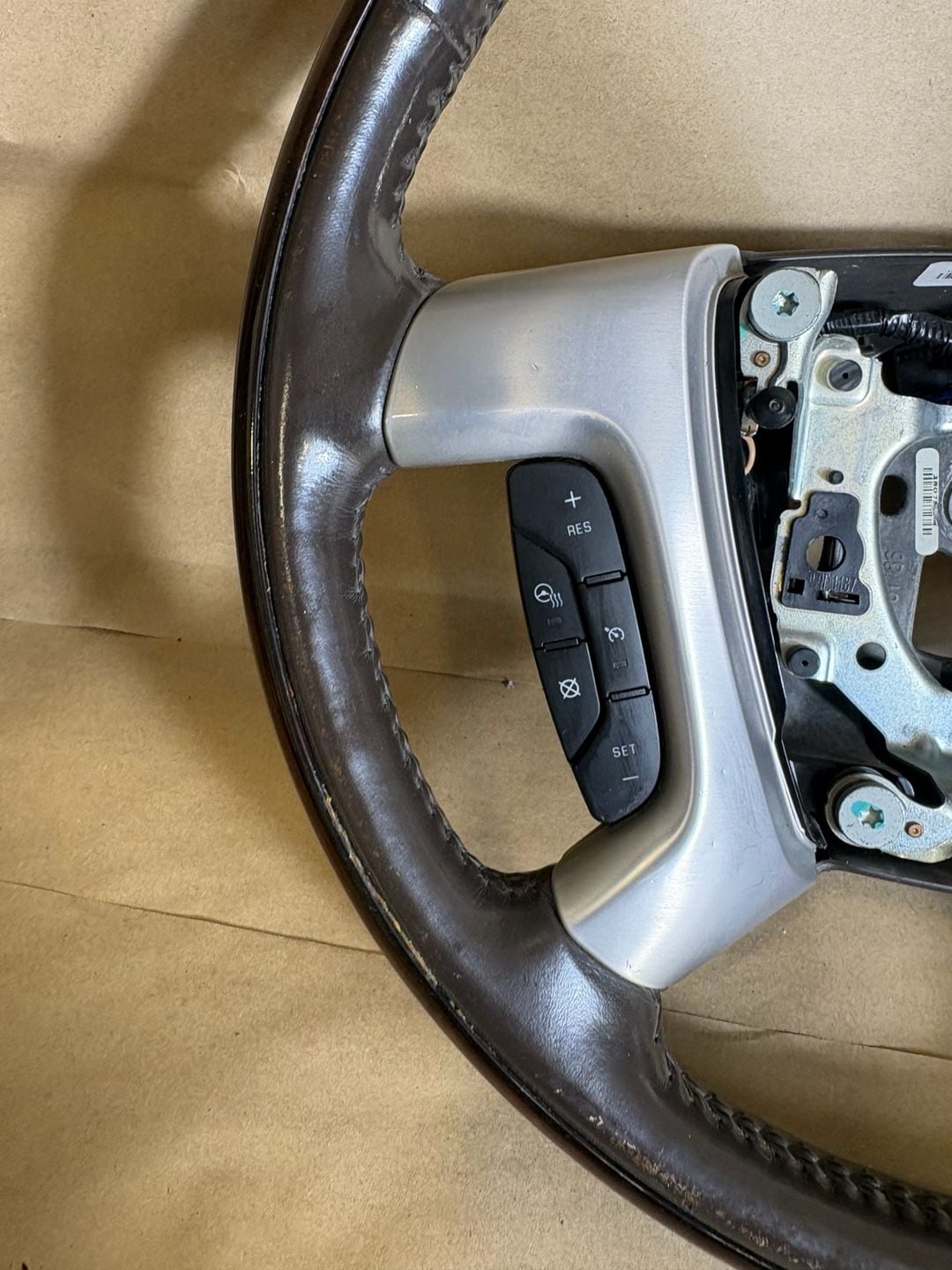 2007–08 Cadillac Escalade Cocoa Wood Leather Heated Steering Wheel 15917947 9