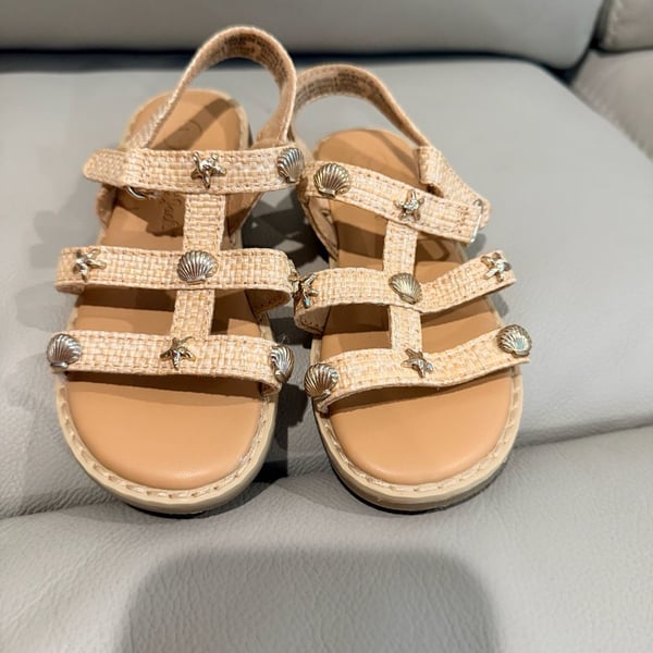 Cat & Jack Kinsley Raffia Sandals Size 7 Beige Shell Embellished
