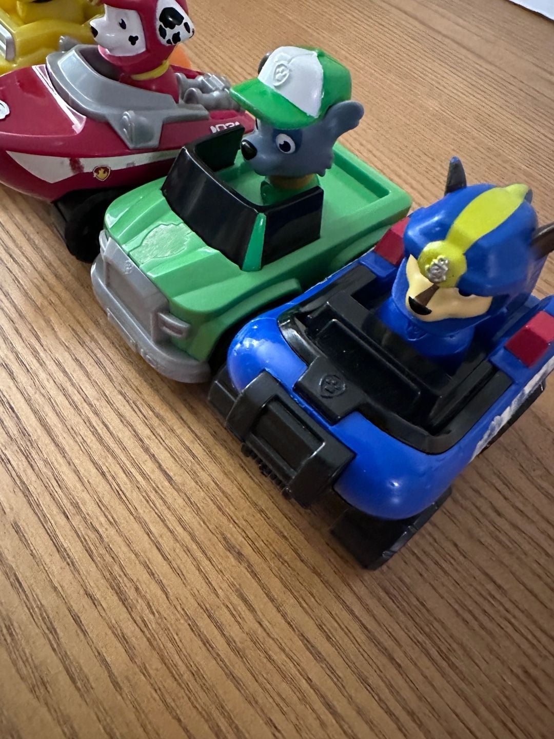Paw Patrol Rescue Racers Action Figures Set Lot of 4 Toy Cars 2