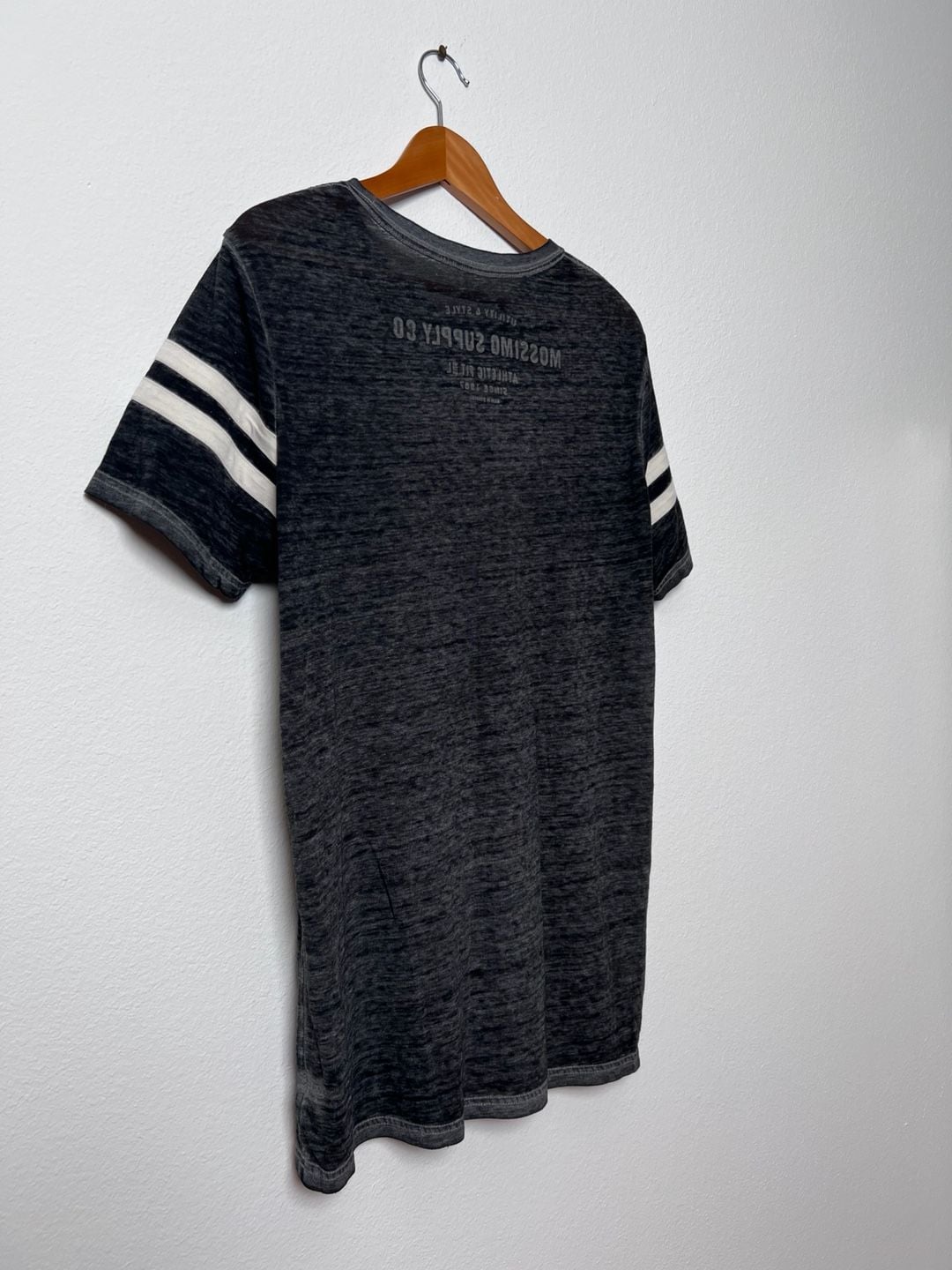 Mossimo Supply Co Women’s Large Gray Burnout Varsity Stripe T-Shirt Athletic Fit 5