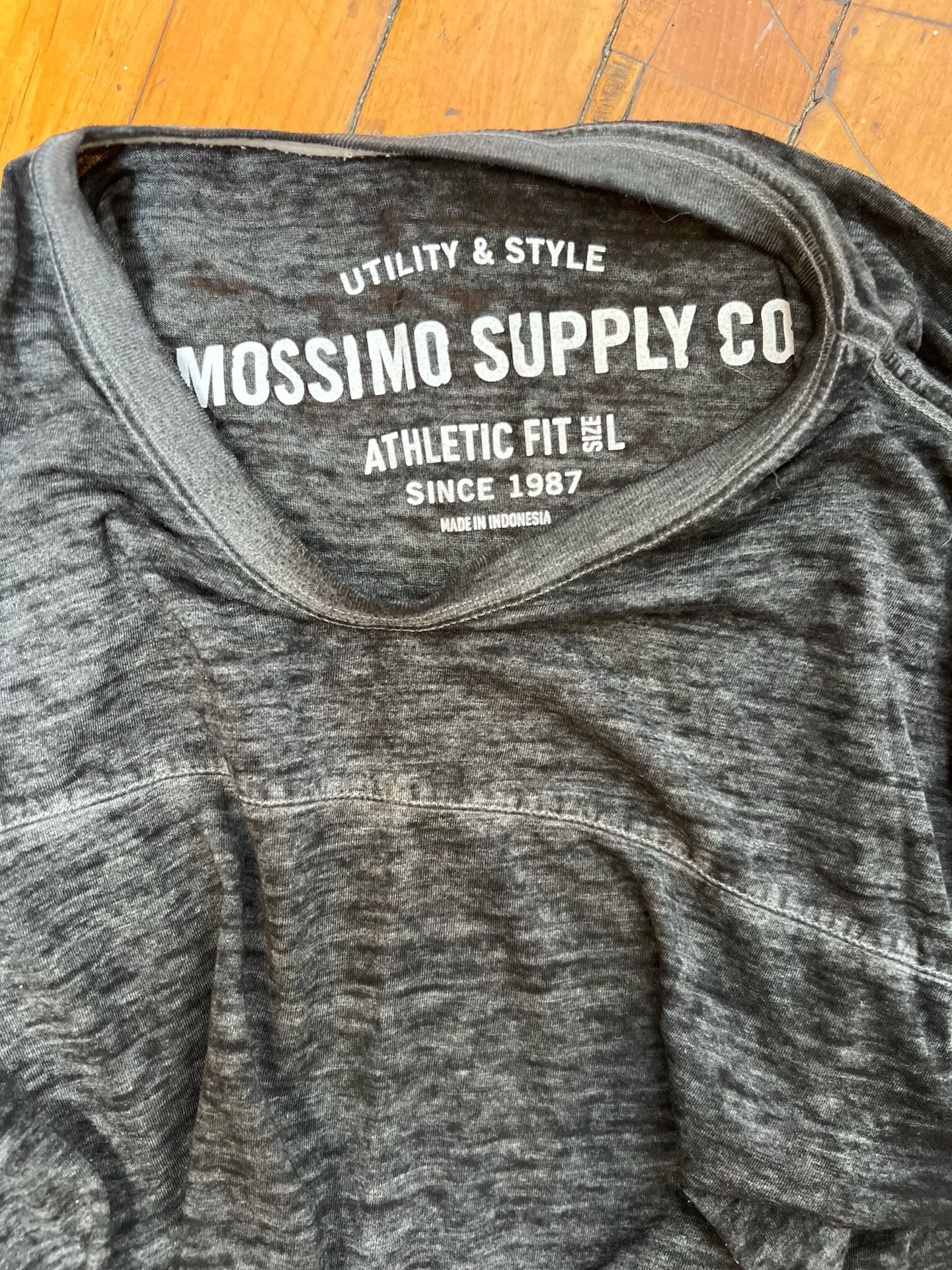 Mossimo Supply Co Women’s Large Gray Burnout Varsity Stripe T-Shirt Athletic Fit 6
