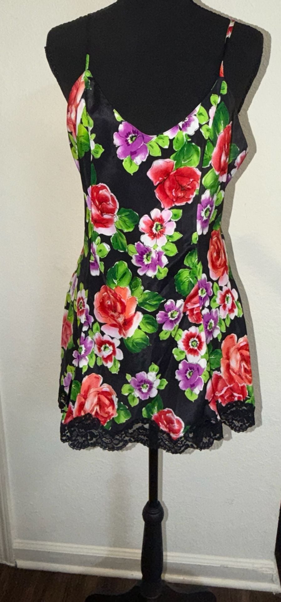 Vintage Victoria's Secret Slip Size M 3