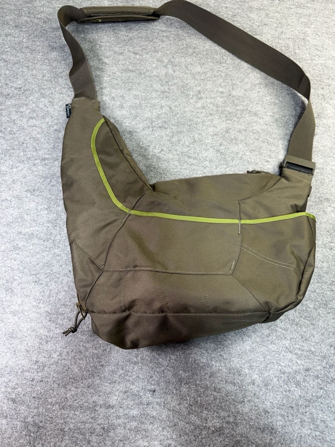 Lowepro Passport Sling II Camera Bag Olive Green 2