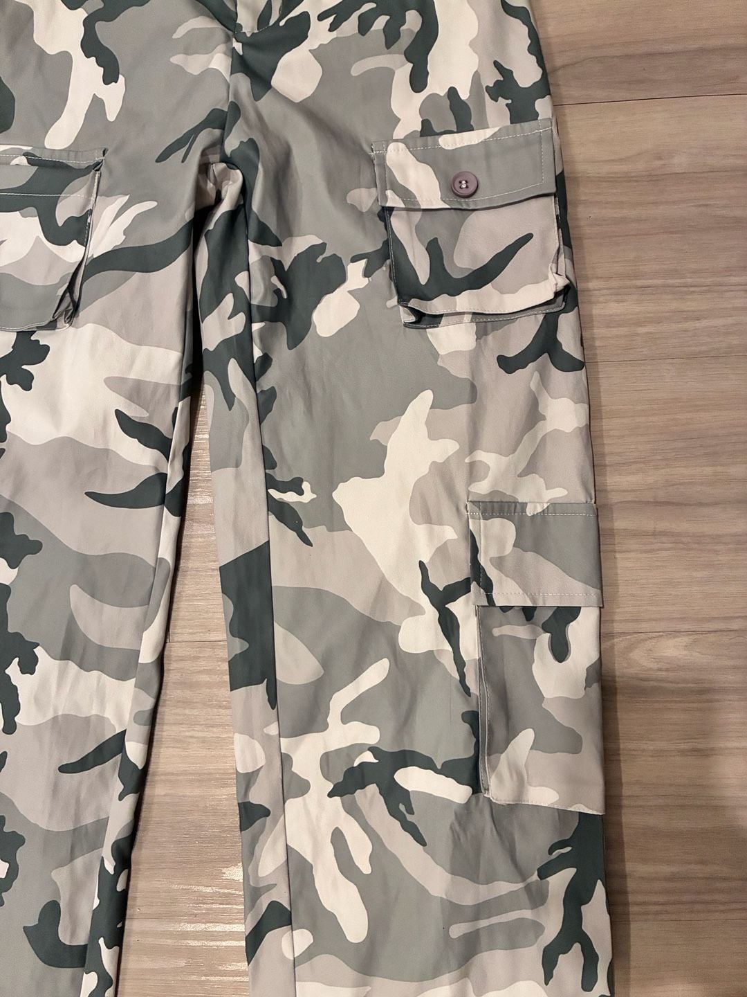 Women’s Cargo Pants Size 4/S Gray Camo Utility Cargo Trousers Pants 4