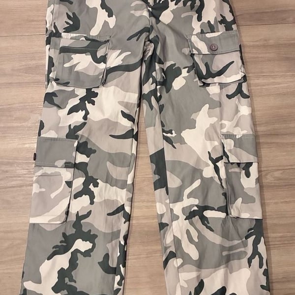Women’s Cargo Pants Size 4/S Gray Camo Utility Cargo Trousers Pants