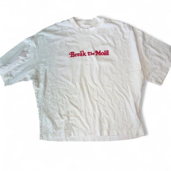 Uniqlo Verdy Break The Mold T-Shirt Size XL White Graphic Tee
