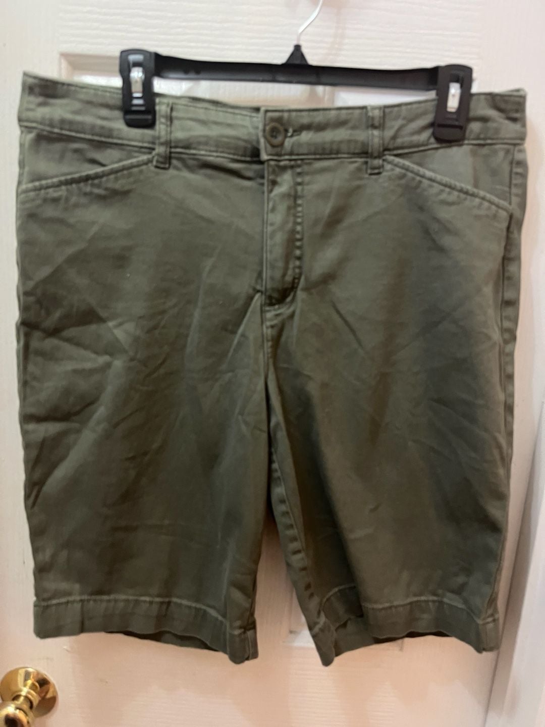 St John's Bay Bermuda Shorts Size 14 Green 2