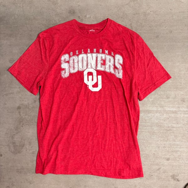 Captivating Oklahoma Sooners T-Shirt Size L Red Graphic Tee
