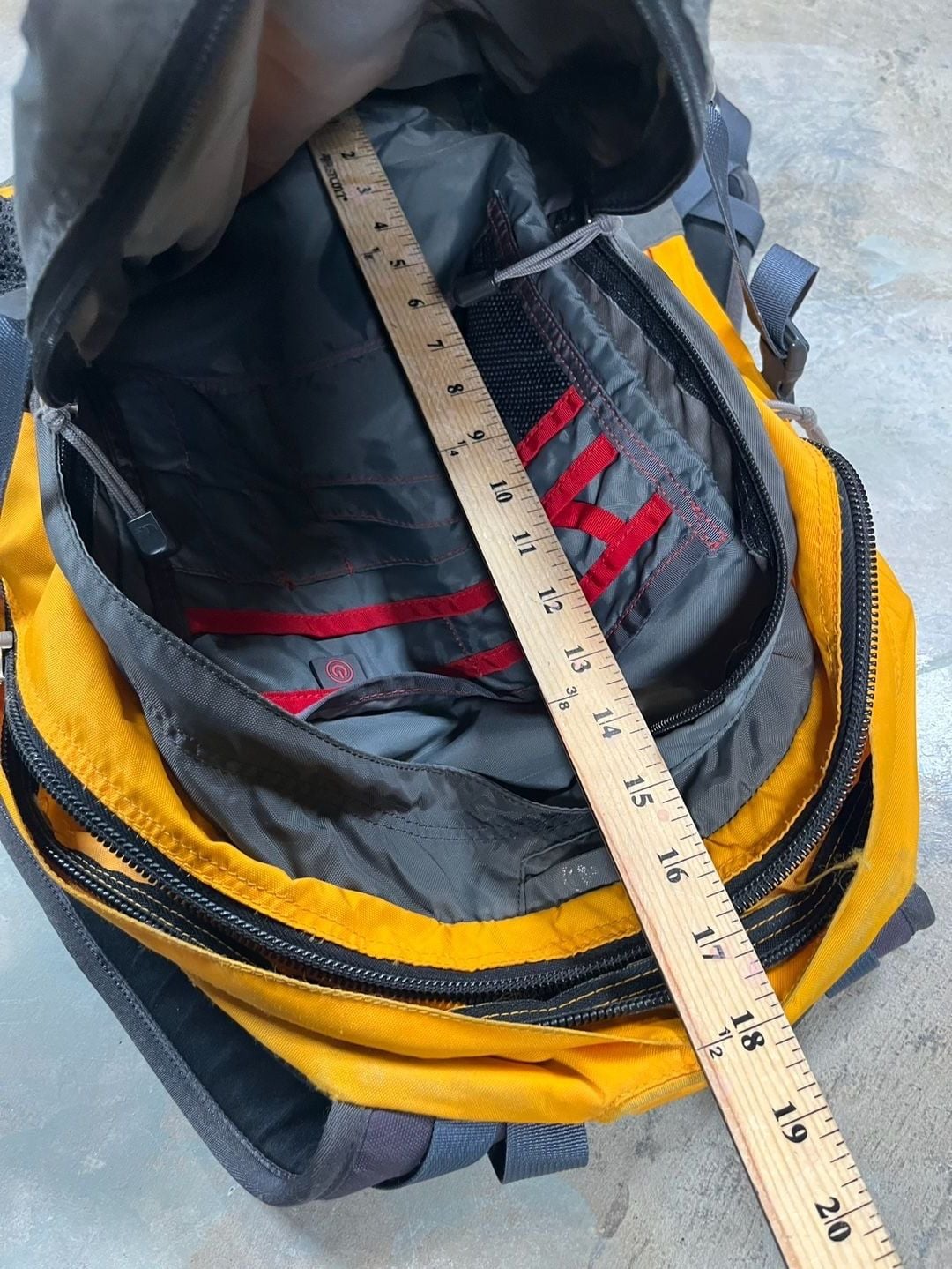 The North Face Yavapai Backpack Yellow Gray 6