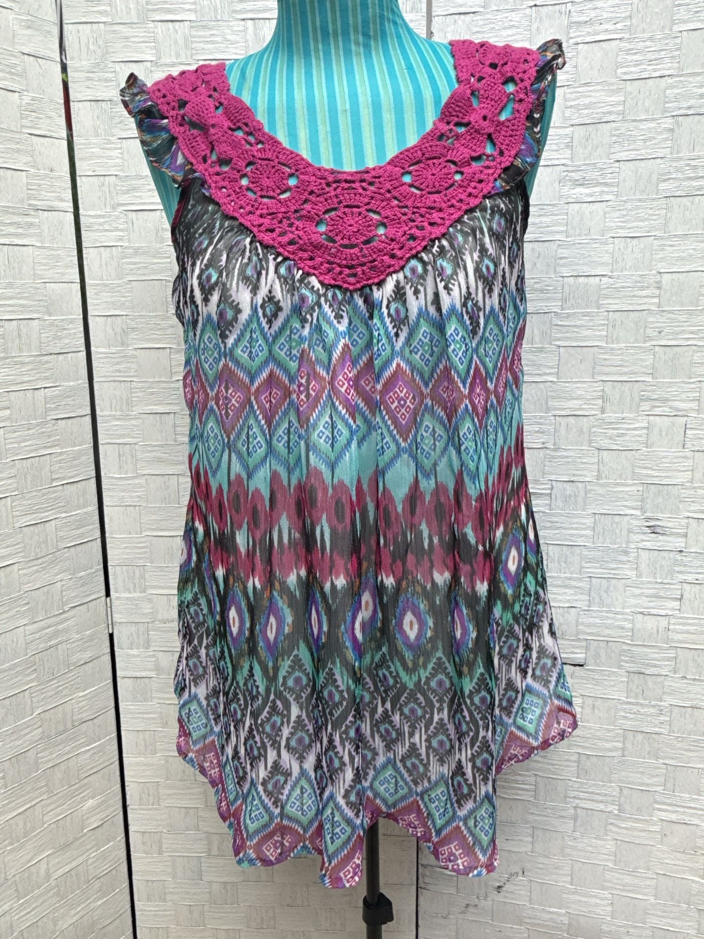 Cristina Top Size S Multicolor Boho Print Crochet Neck 2