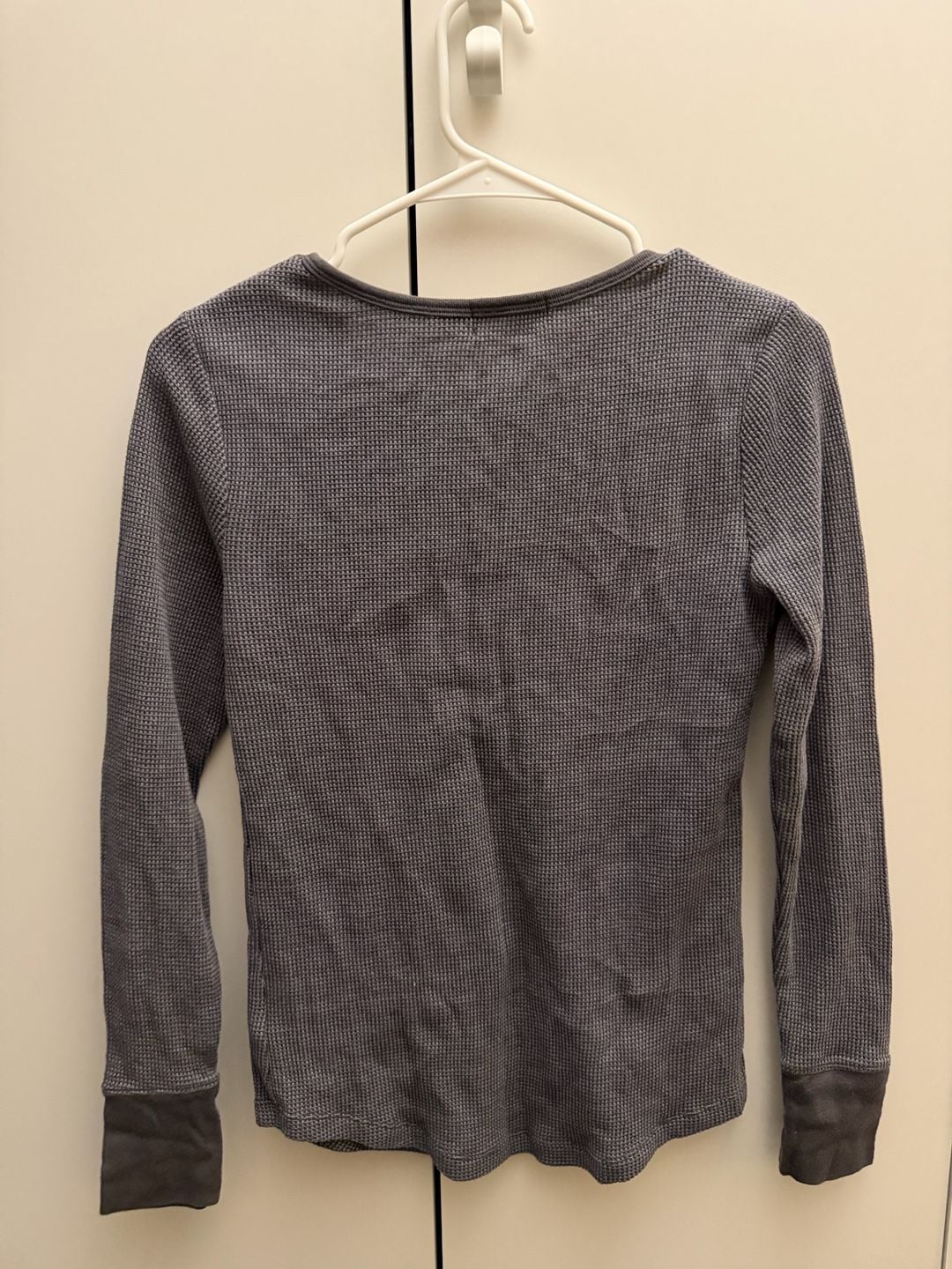 Faded Glory Gray Waffle Knit Henley 4