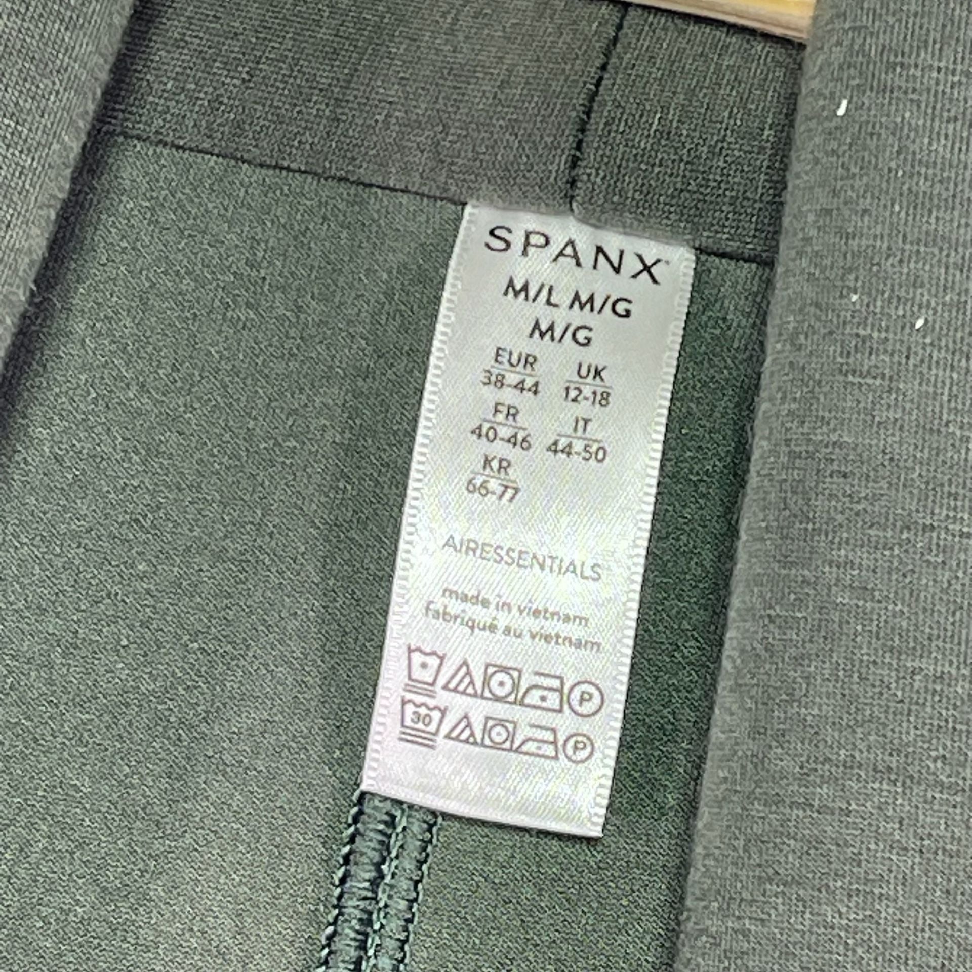 Spanx Airessentials Open Front Cardigan Size M/L Olive Green NWT 3