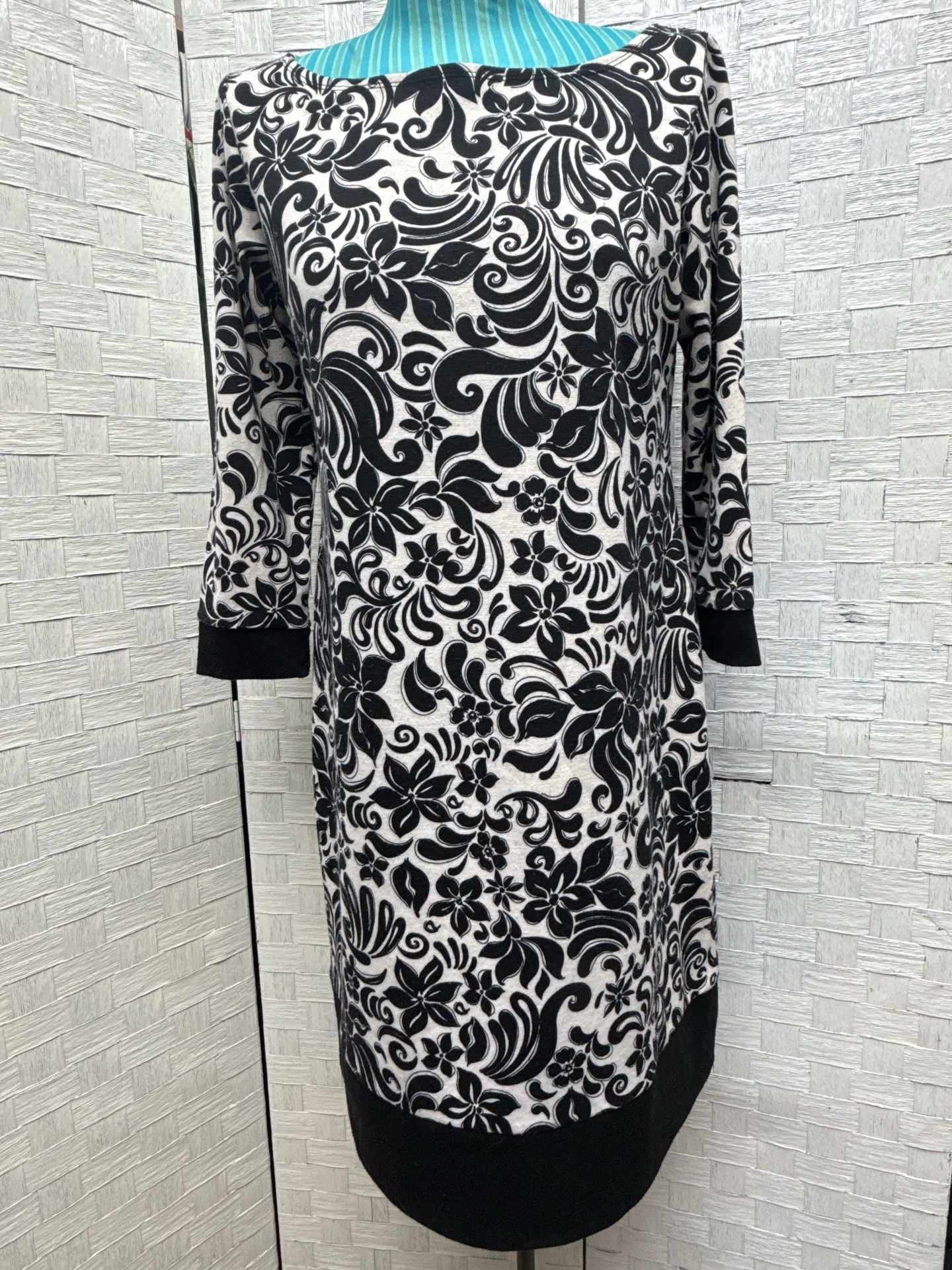 Blu Sage Floral Print Dress Size M Black White 2