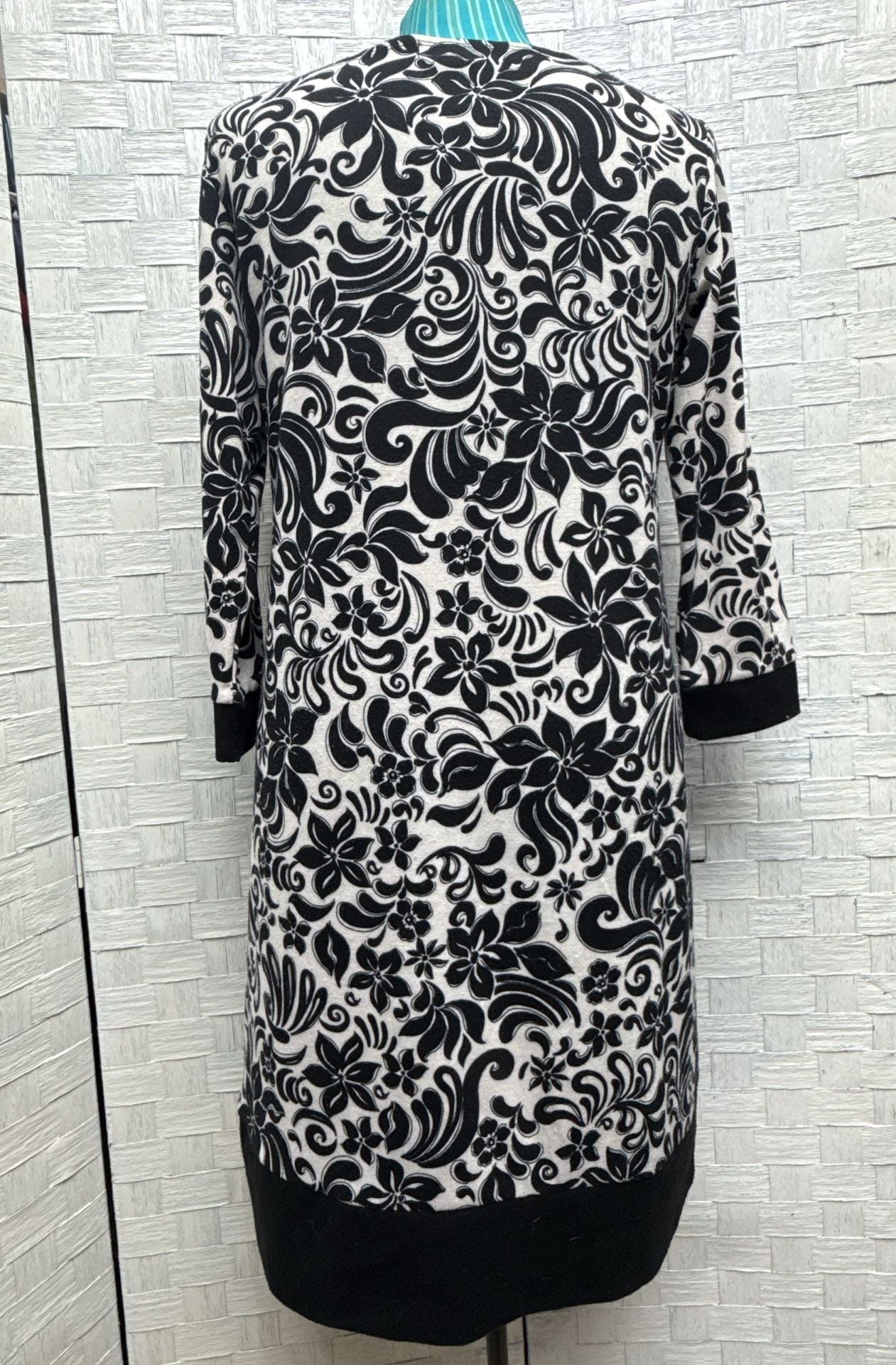 Blu Sage Floral Print Dress Size M Black White 3