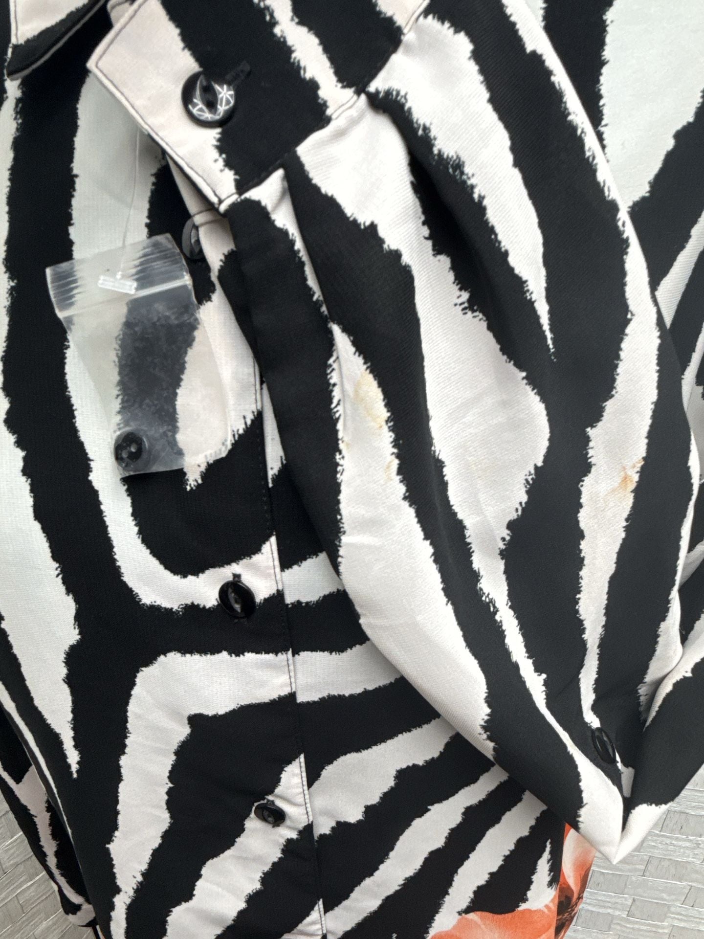 Sag Harbor Button Up Shirt Size 8 Zebra Floral Print 3