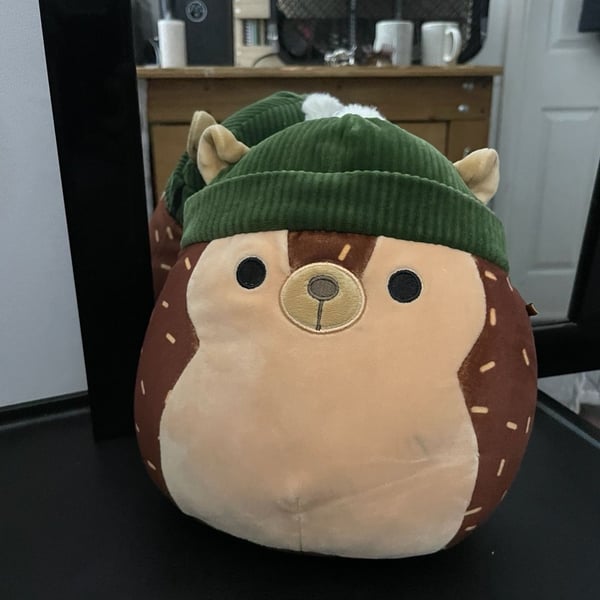 Squishmallows Hans the Hedgehog with Beanie 7.5 Inch