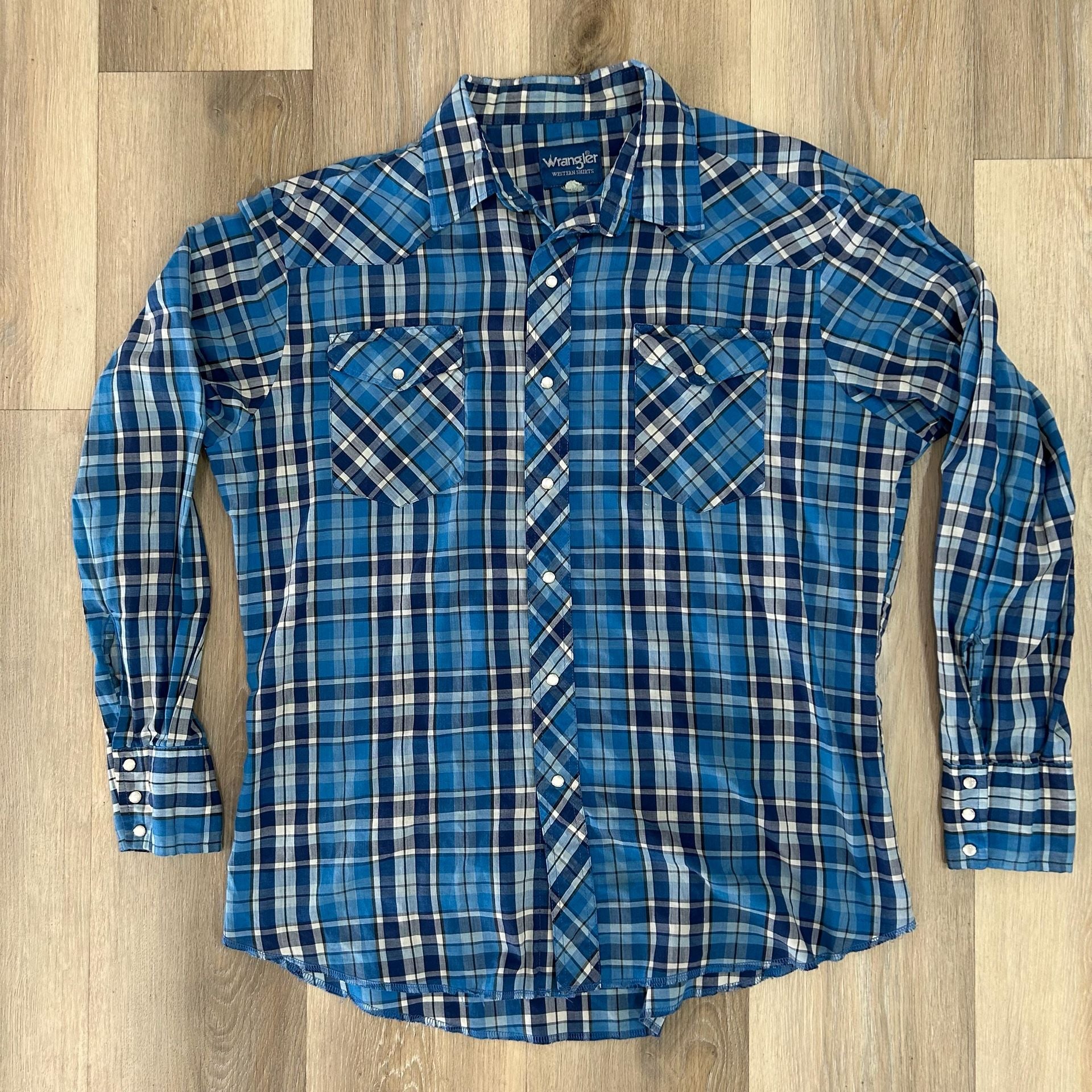 90’s Wrangler Men's Western Plaid Long Sleeve Shirt with Pearl Snap-on large 2