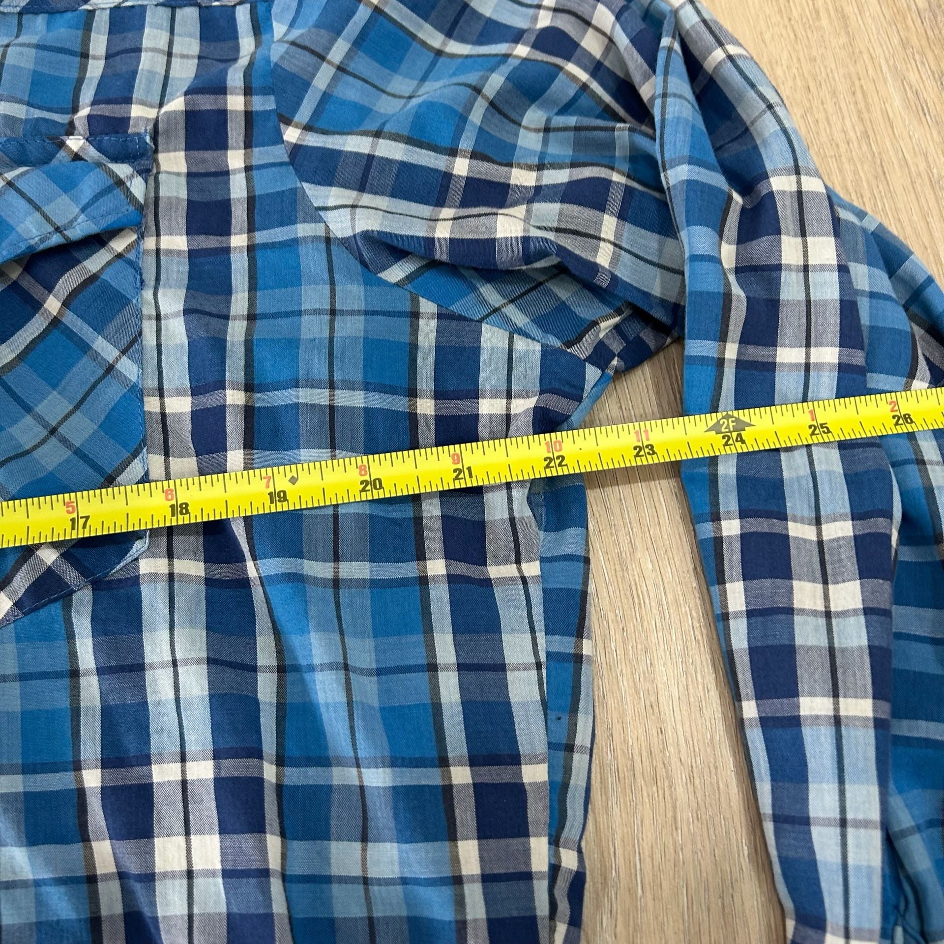 90’s Wrangler Men's Western Plaid Long Sleeve Shirt with Pearl Snap-on large 4