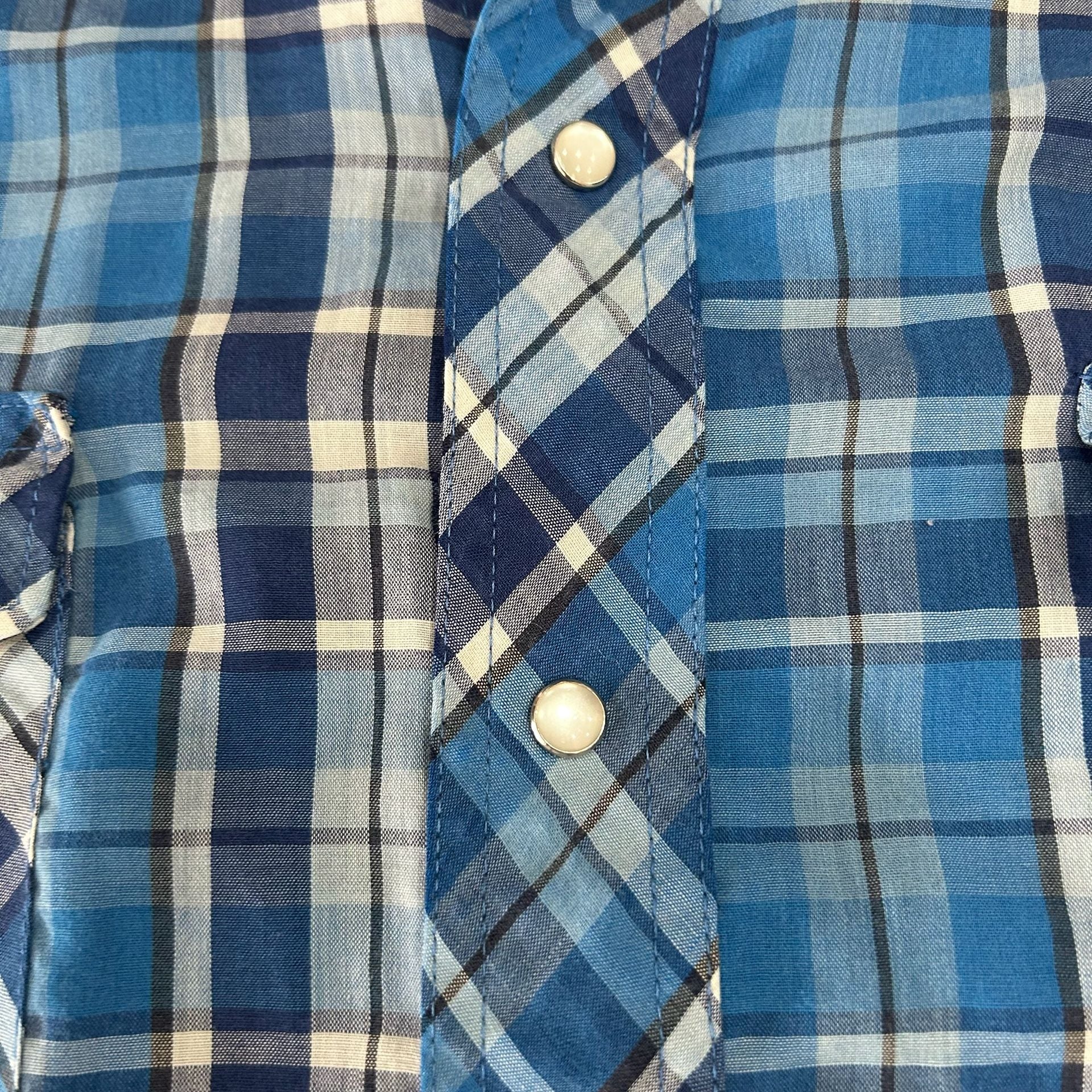 90’s Wrangler Men's Western Plaid Long Sleeve Shirt with Pearl Snap-on large 6