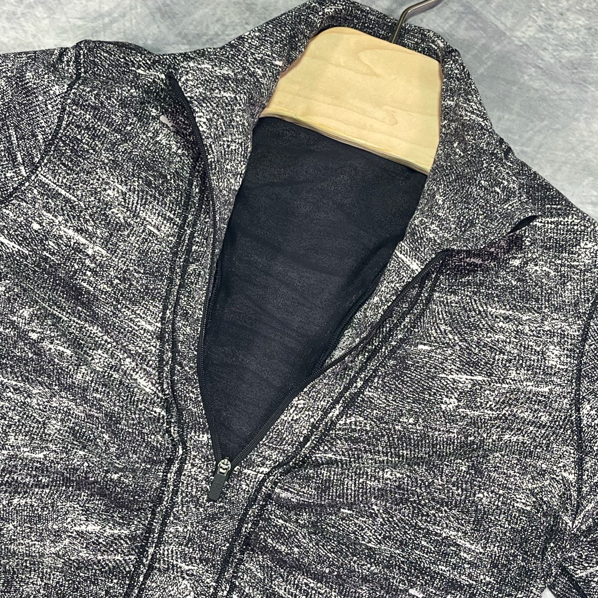 Lululemon Cypress Kiss 1/2 Zip Pullover Size 10 Rush Jacquard 4
