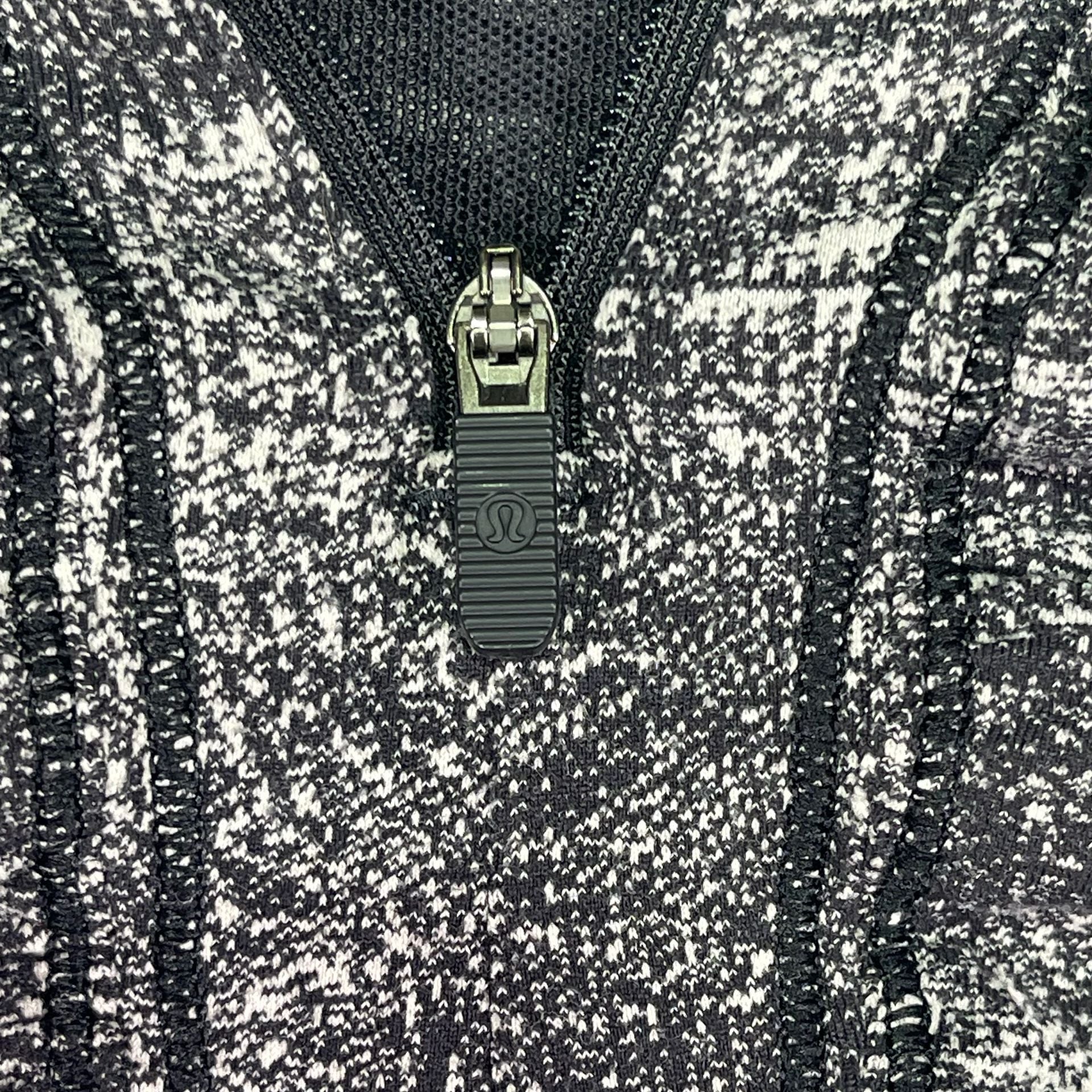 Lululemon Cypress Kiss 1/2 Zip Pullover Size 10 Rush Jacquard 6