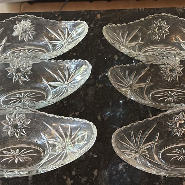Anchor Hocking Early American Prescut Gondola Banana Bowls Set of 6