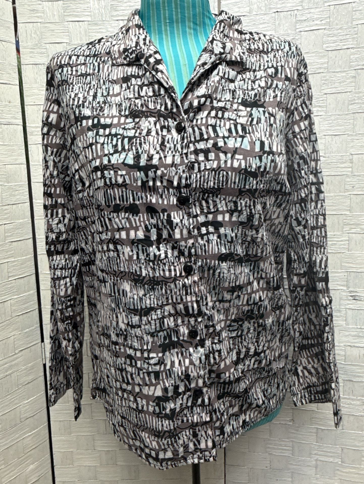 Sag Harbor Button Up Shirt Size Small Abstract Print 2