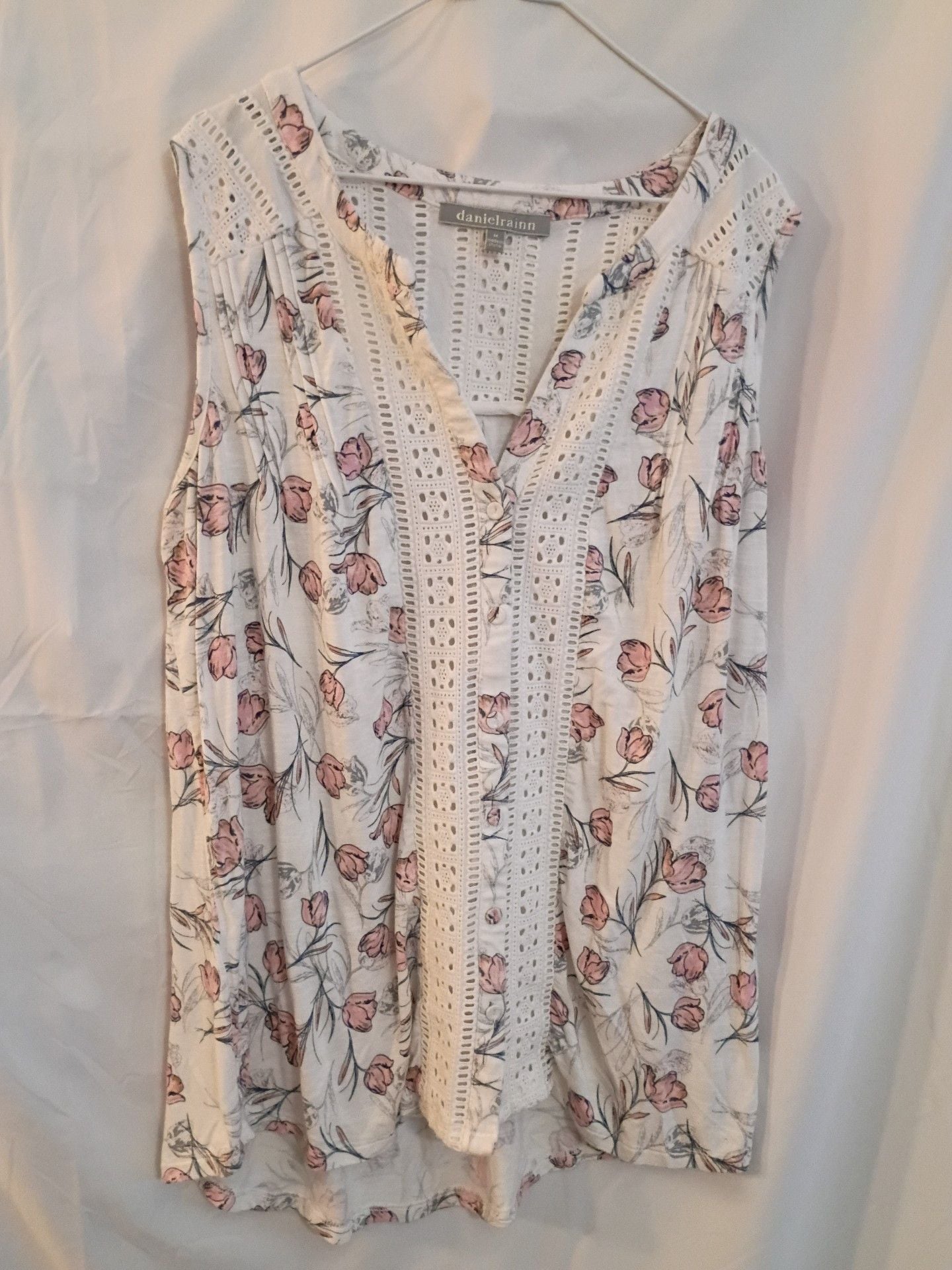 Daniel Rainn Floral Lace Trim V-Neck Tank Top Size M White Pink 2