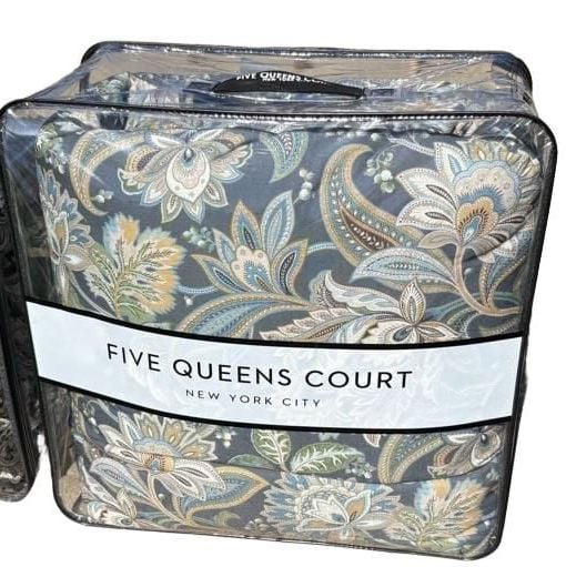 BNIP Five Queens Court Michaela Queen Comforter Set Size Queen Blue Paisley 1