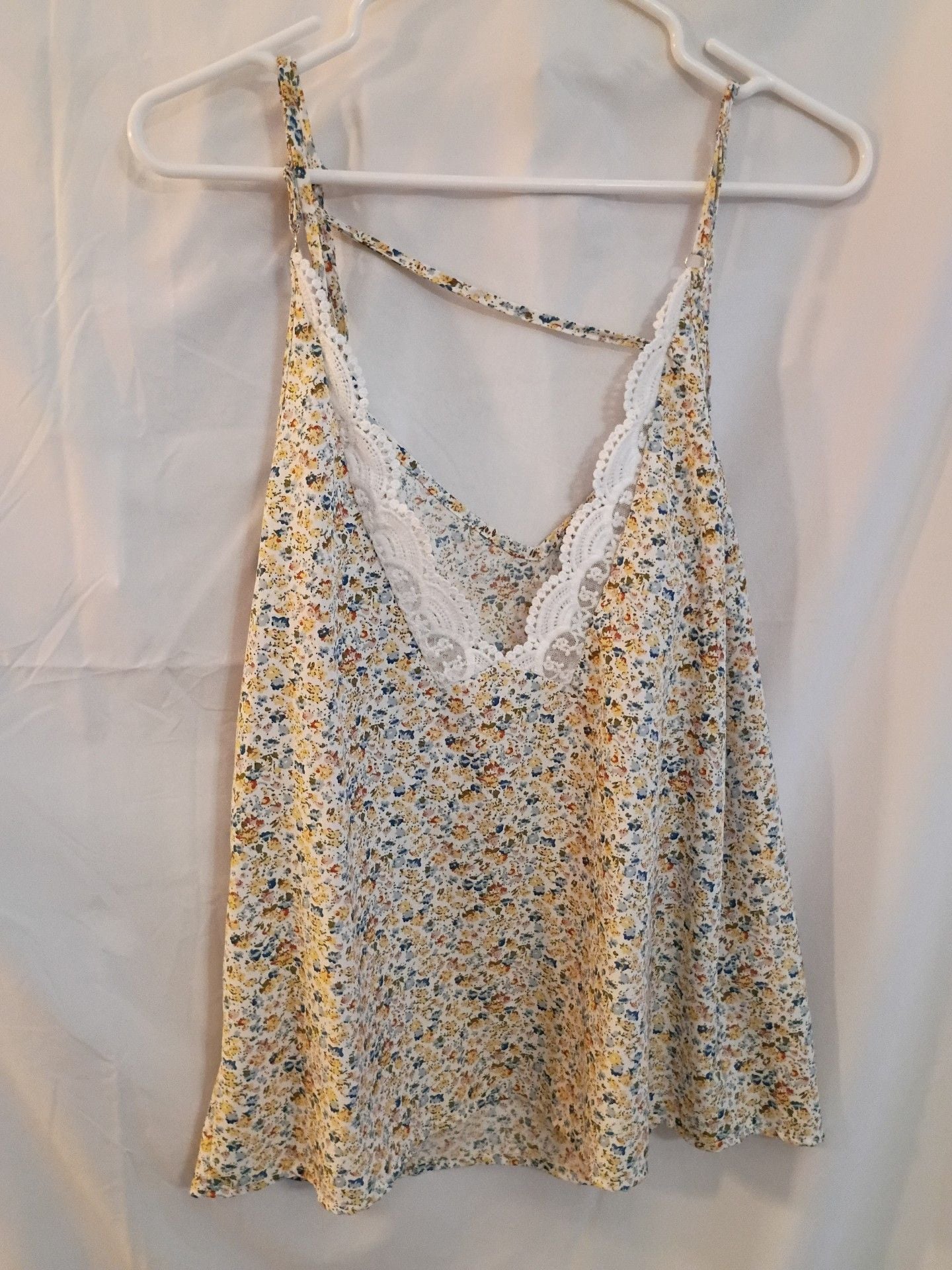 Versona Cami Top Floral Print Lace Trim V-Neck Spaghetti Strap 2