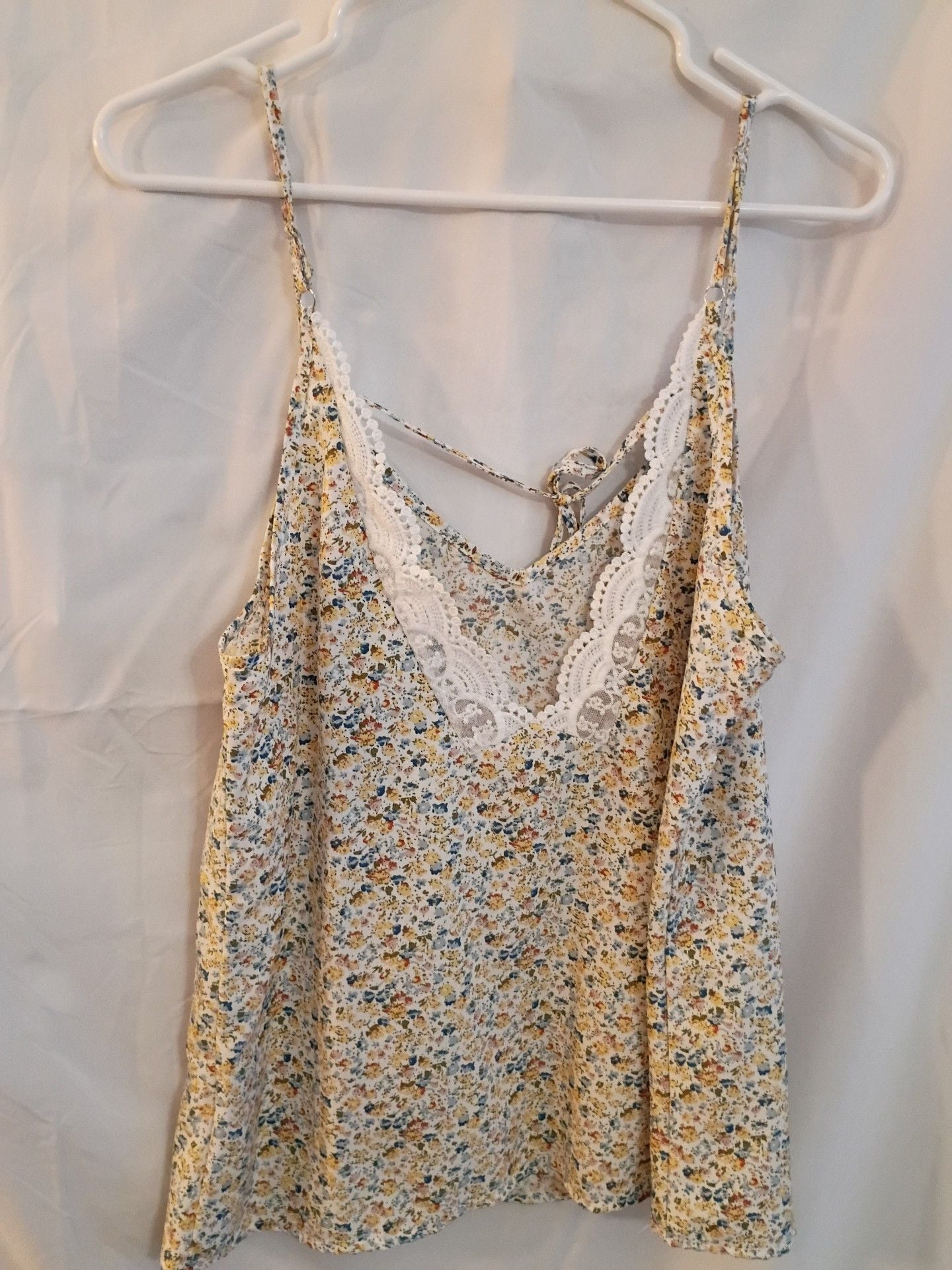 Versona Cami Top Floral Print Lace Trim V-Neck Spaghetti Strap 3