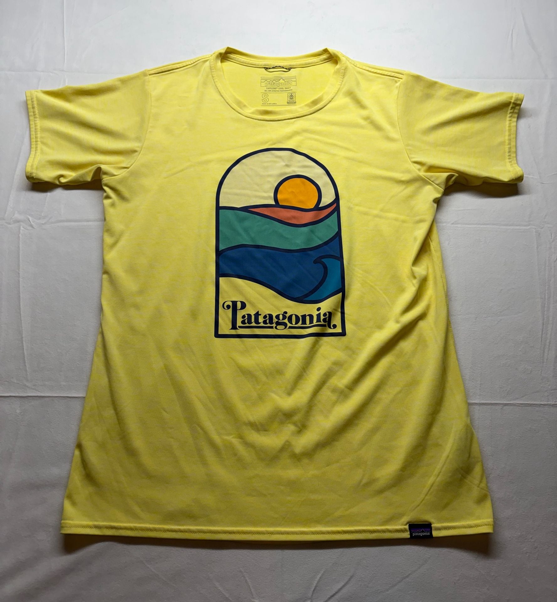 Patagonia Capilene Cool Daily Graphic Shirt Size S Sunset Sets Yellow 2